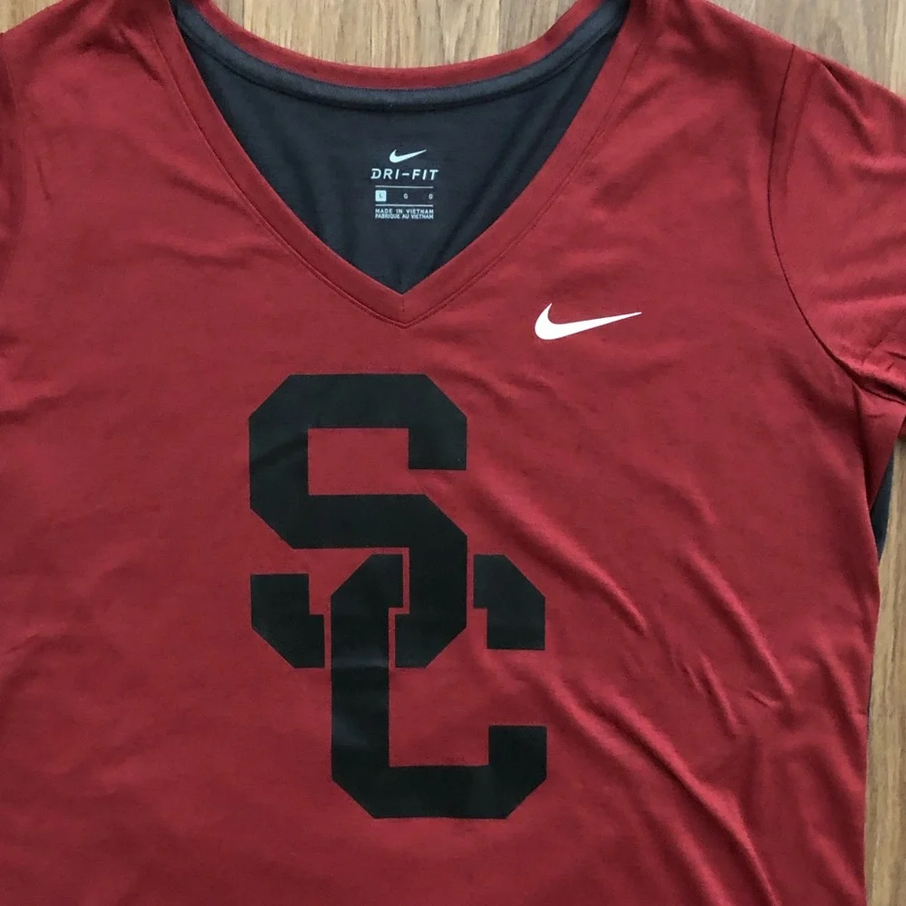 NWT Nike USC Trojans NCAA Dri-Fit Slim Fit Red V-Neck T-Shirt Women’s Large